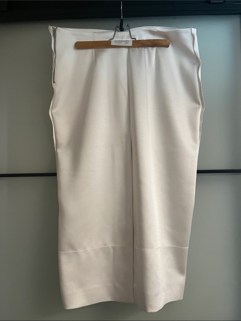 🆕🤍🤍White Heavy Satin Midi Skirt - Classic Minimal Design